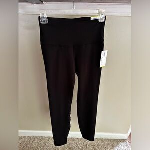 Old Navy Black 7/8 Ankle Leggings / Yoga Pants - Size S